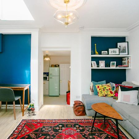 Modern Garden Apartment Camden Londra Exterior foto